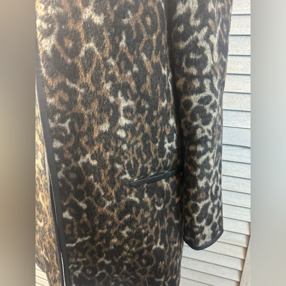 Old Navy Leopard open Front Jacket. Faux Knit. Faux Leather Trim. Small. Glam - Picture 6 of 8